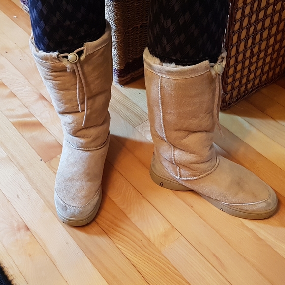 Ugg boots - Picture 7 of 16